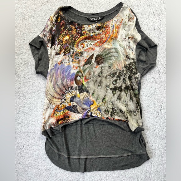 Single Tops - Women's SINGLE Los Angeles Gray Peacock Design Short Sleeve Tunic Size S
